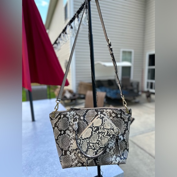 EUC Michael Kors Snakeskin Purse bundle - Picture 3 of 13